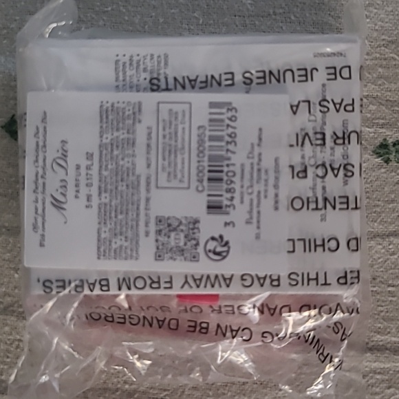 BNWT MISS DIOR SAMPLE SET - Picture 4 of 4